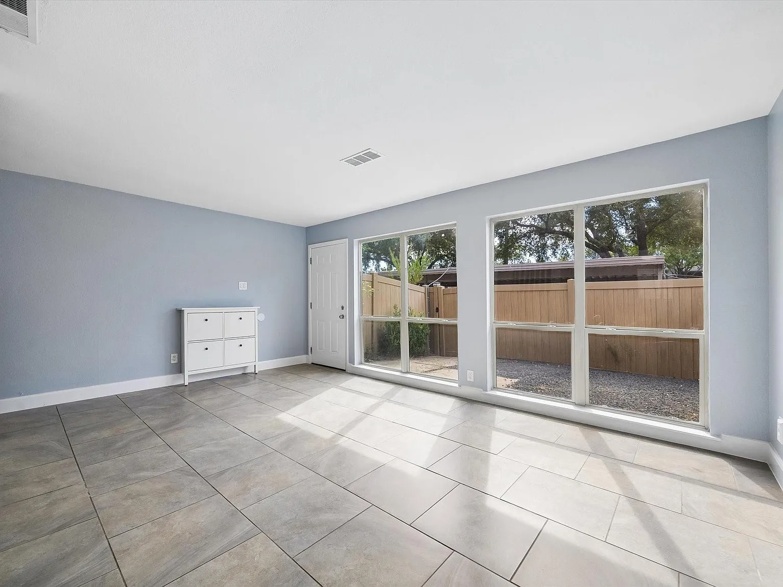 2 bed, 2.5 bath, 1259 sqft, $1,595 — Photo 3