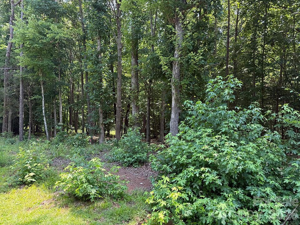 1st image of 3207 Regal Oak Dr