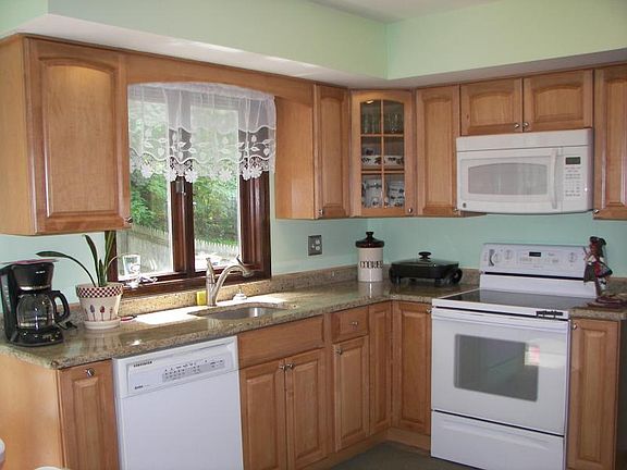 2nd image of 2 Douglas Ct