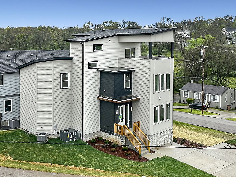 2nd image of 2217 Summitt Ave
