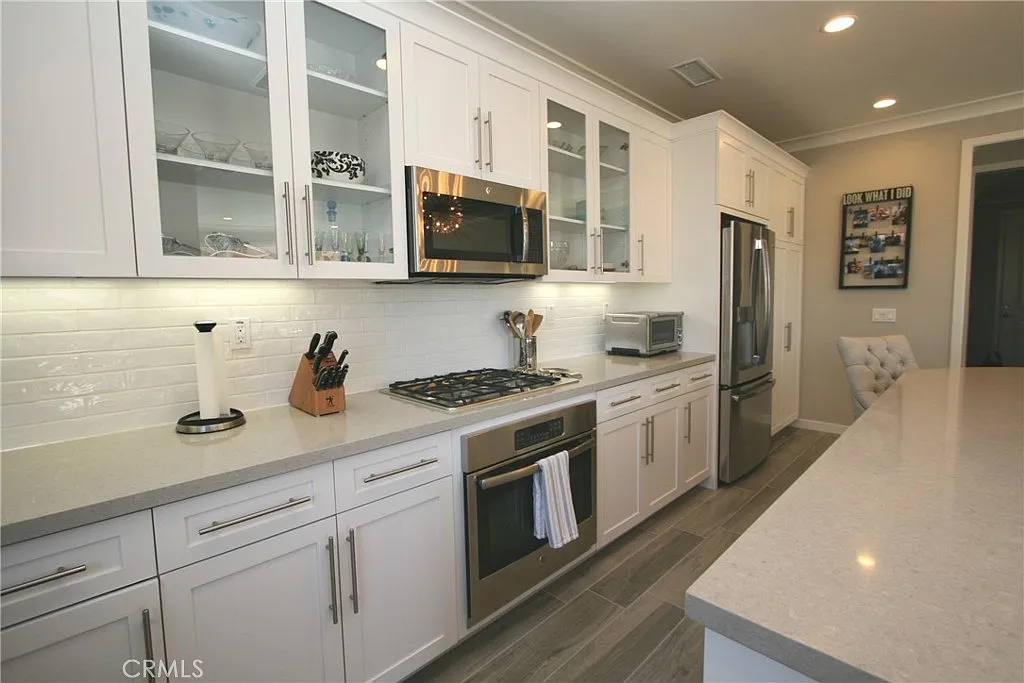 3 bed, 2.5 bath, 1578 sqft, $4,700 — Photo 3