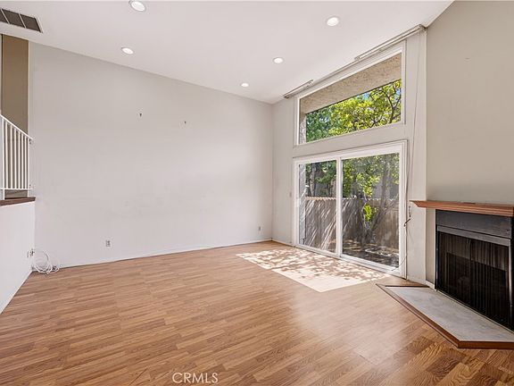 5th image of 17943 Magnolia Blvd APT 16