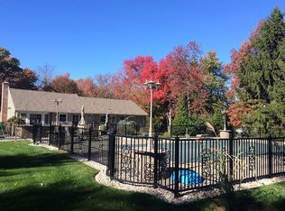 769 High Mountain Rd, Franklin Lakes, NJ 07417