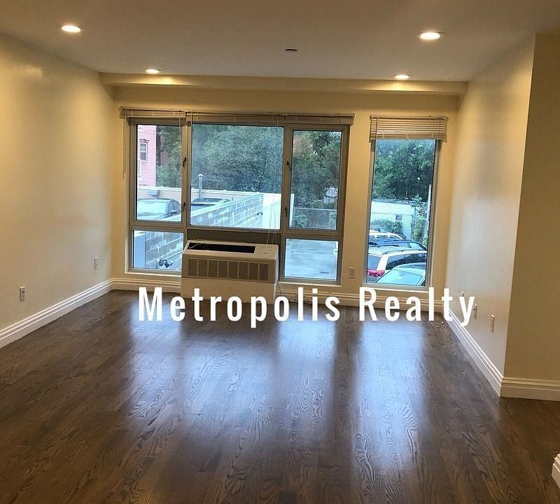 1st image of 23-23 Astoria Blvd #R1