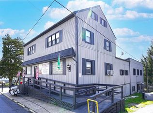 22 Coal St, Middleport, PA 17953