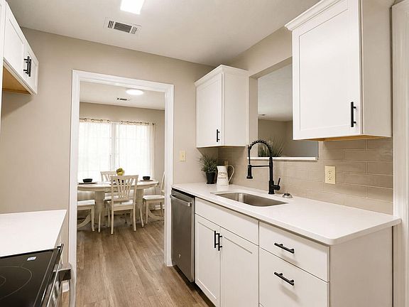 5th image of 1019 Paddock Ln
