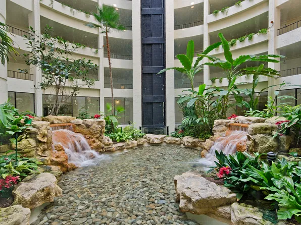 3115 Gulf Shore Blvd N APT 412, Naples, FL 34103