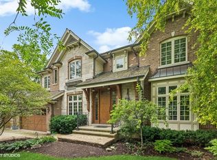 921 Huckleberry Ln, Glenview, IL 60025