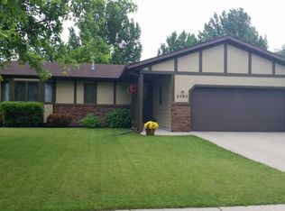 2402 33rd Ave S, Fargo, ND 58104