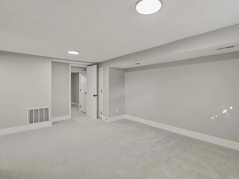 403 Highlight Dr — Photo 16