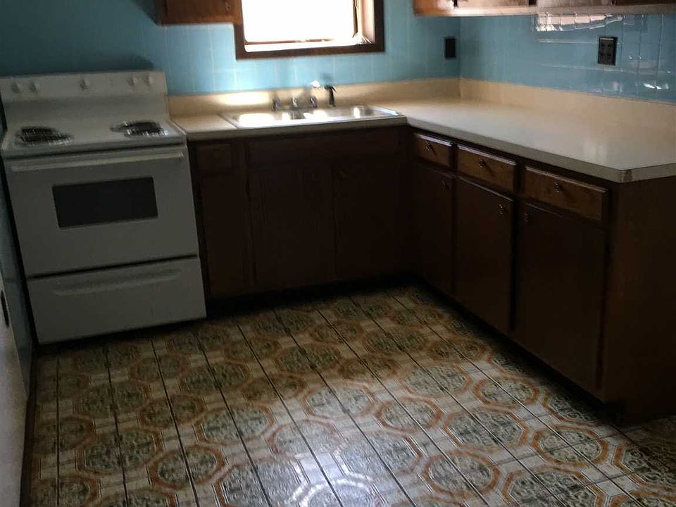2nd image of 250 Vineyard Ave #3