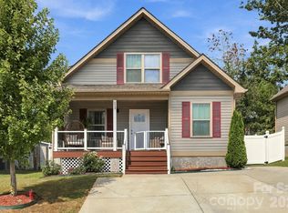 11 Yarrow Meadow Rd, Weaverville, NC 28787
