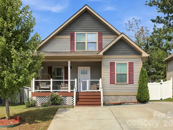 11 Yarrow Meadow Rd, Weaverville, NC 28787