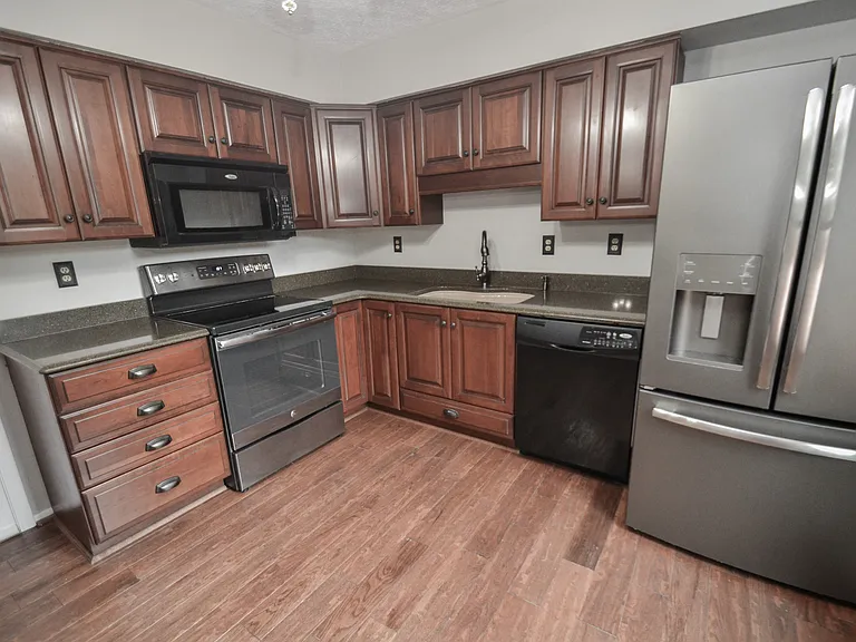 1567 Meadow Hill Ct — Photo 8