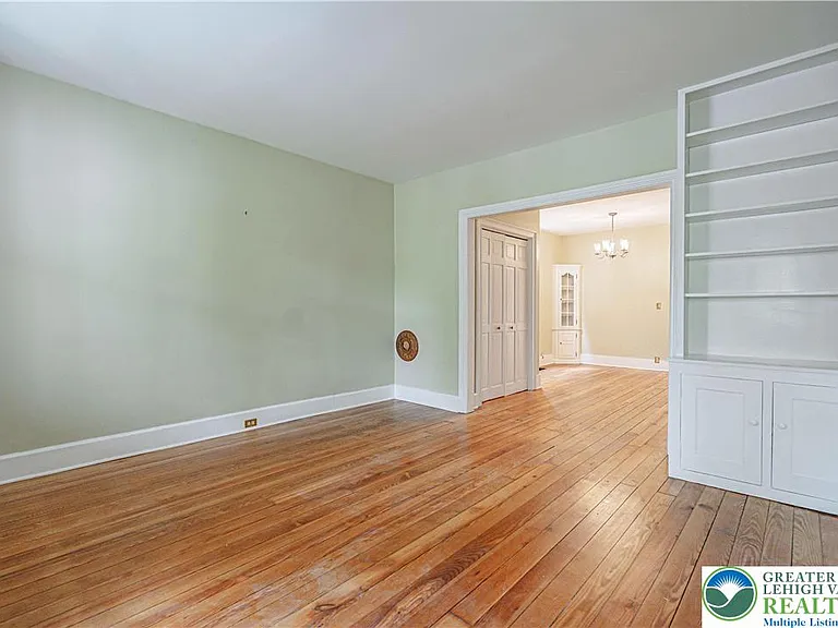 239 E Church St — Photo 7