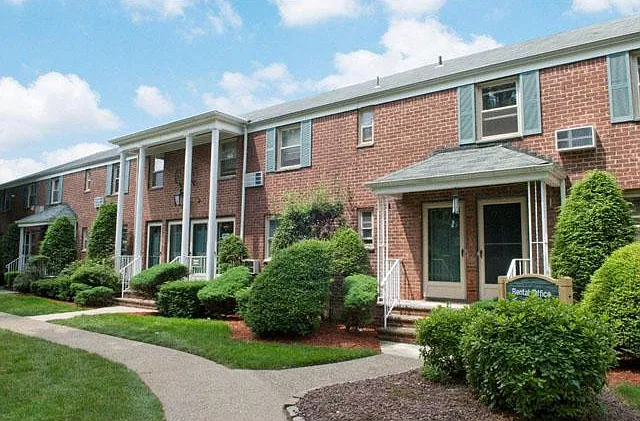 16-62 Chandler Dr #16-62 — Photo 1