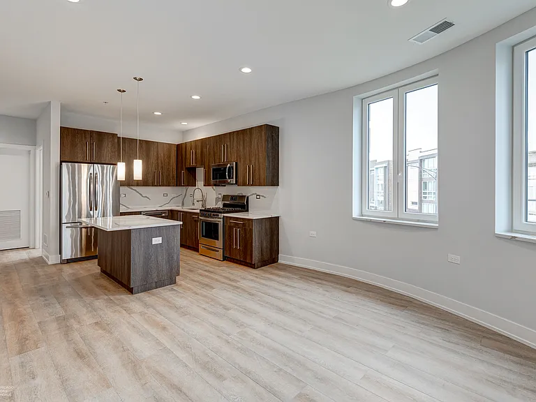 2813 W Belmont Ave #207 — Photo 3