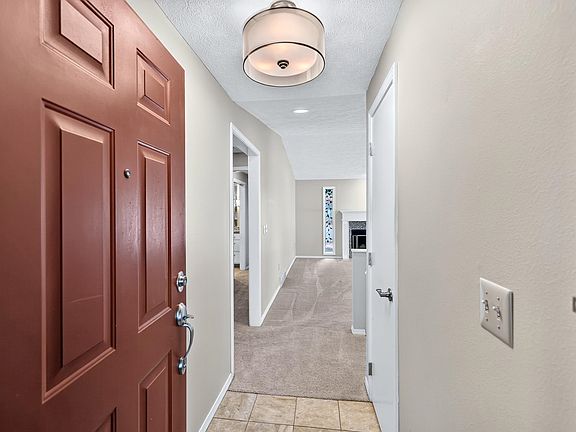 4th image of 3908 S Alder Cir
