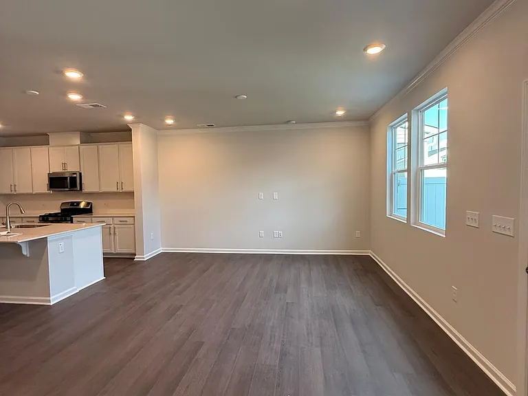 5871 Woodlawn Dr #1 — Photo 10