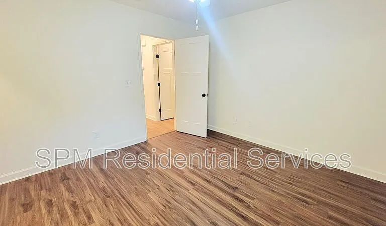 408 Pine Hills Dr — Photo 13