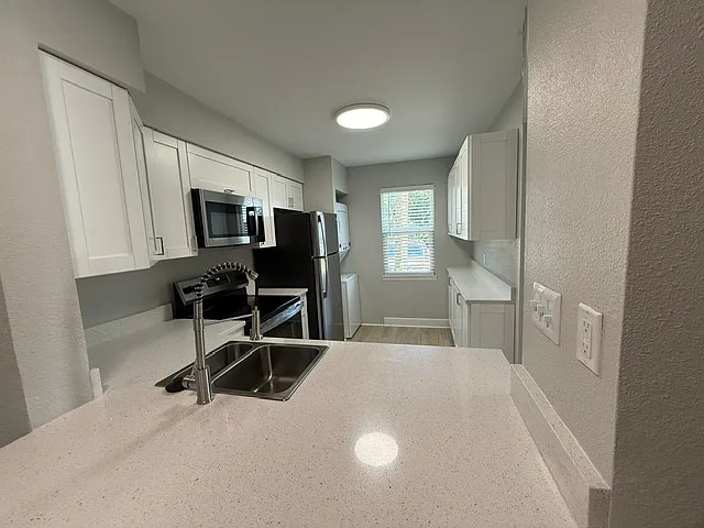 Spring Lake Apartments — Photo 156