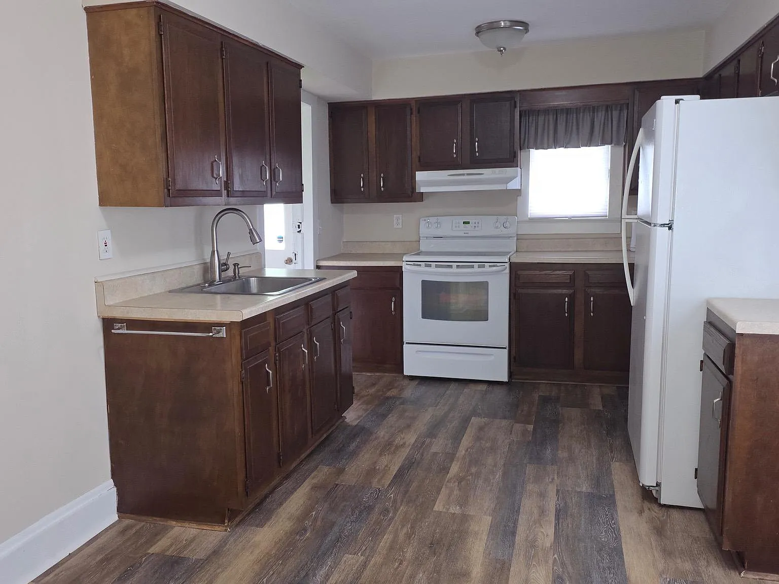 1 bed, 987 sqft, $2,000 — Photo 4