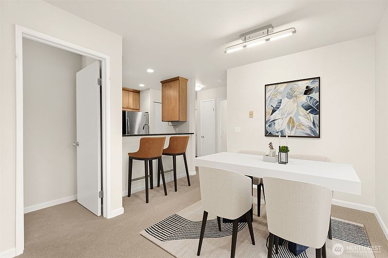 4th image of 3926 1st Avenue NE #31