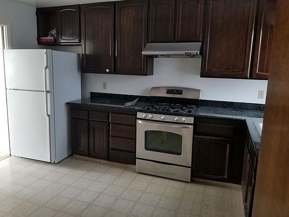 4th image of 643 35th Ave