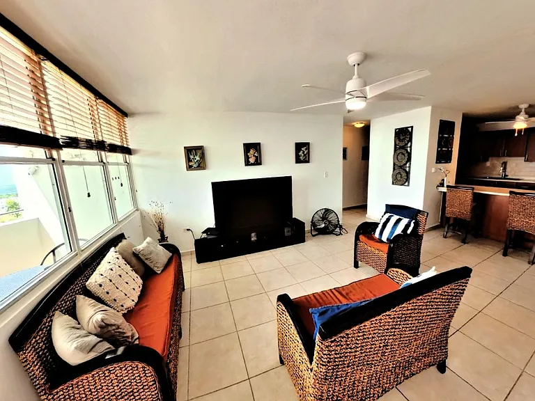 Building B Condominio Vistas De La Bahia #Apt. B-401 — Photo 8