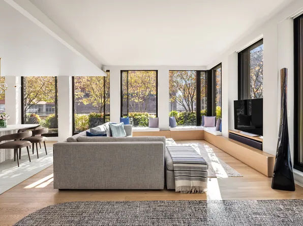 100 Barrow Street image 1 of 20