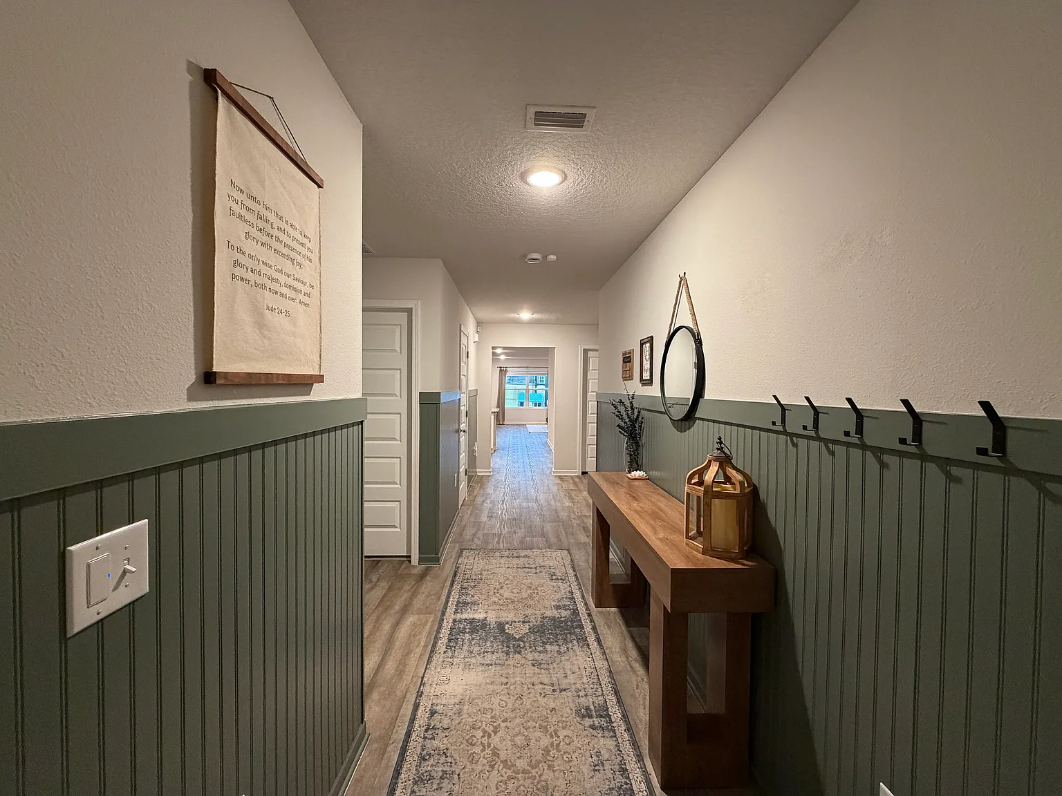 4 bed, 1752 sqft, $2,400 — Photo 4