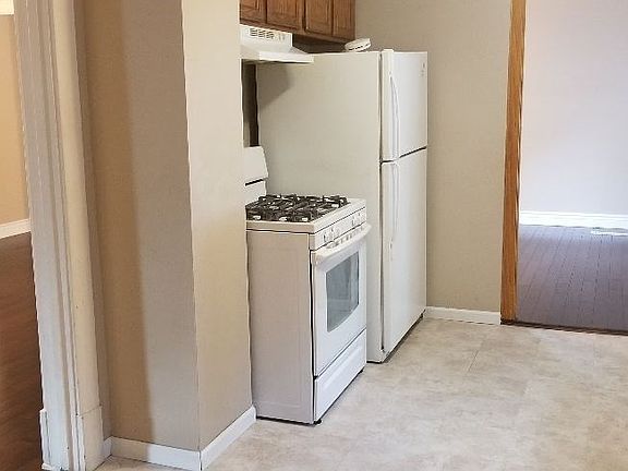 5th image of 3325 Louise St