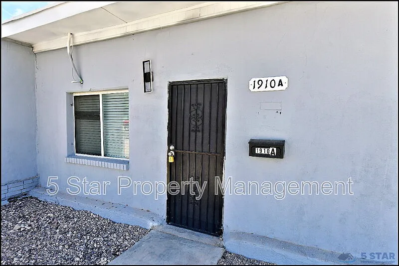 2 bed, 1.0 bath, 950 sqft, $899 — Photo 4