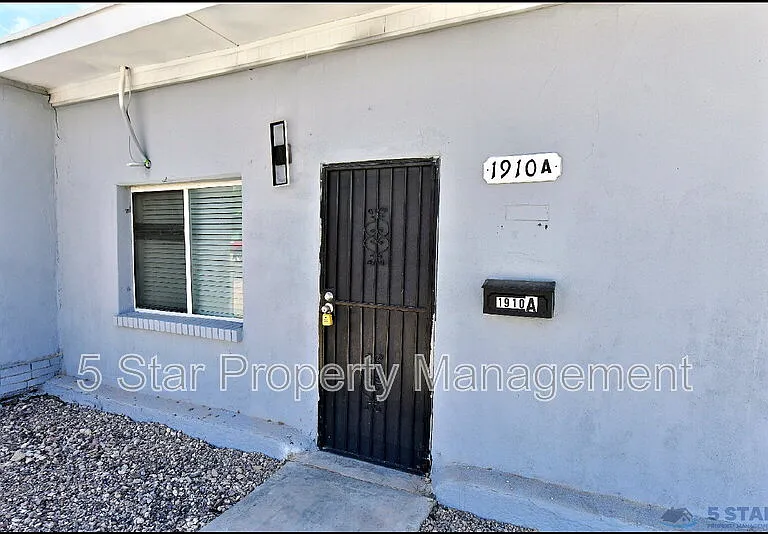 1910A Olive Ave — Photo 4