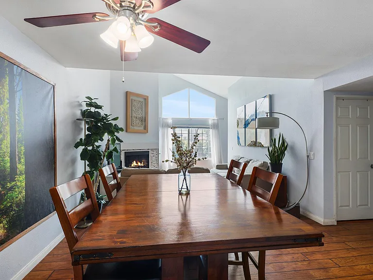 5500 Owensmouth Ave #323 — Photo 7