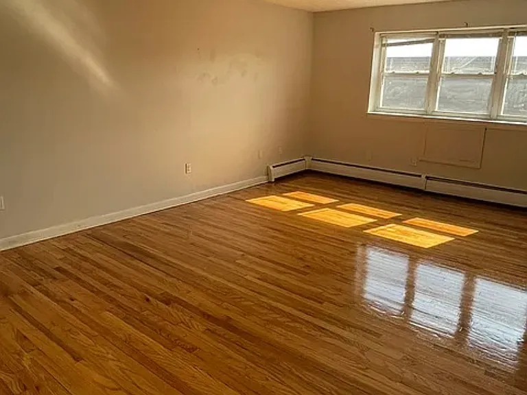 295B Elm St #B7 — Photo 7