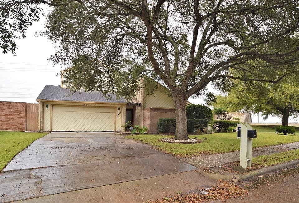 1st image of 2358 College Green Dr