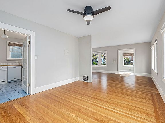5th image of 3901 Everett Ave