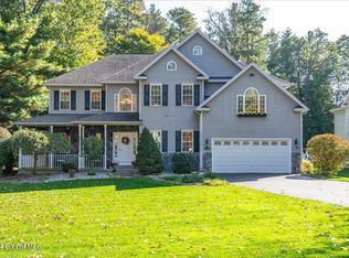 10 Harvest Ln, Gansevoort, NY 12831