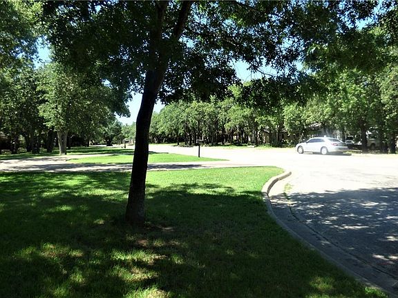 2nd image of 508 Oakwood Dr