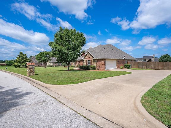 2nd image of 115 Lake Meadow Blvd
