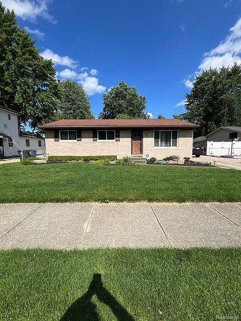 1st image of 626 Barbara St