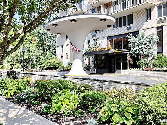 2nd image of 160 Overlook Avenue #2D