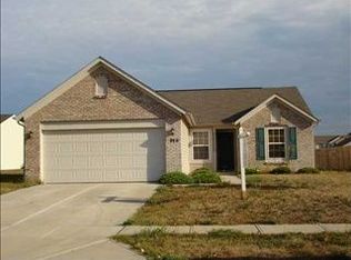 926 Angus Ln, Indianapolis, IN 46217