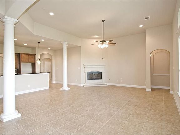 4th image of 28026 Sugarside Glen Dr