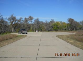 1121 Hidden Oaks Dr, Wills Point, TX 75169