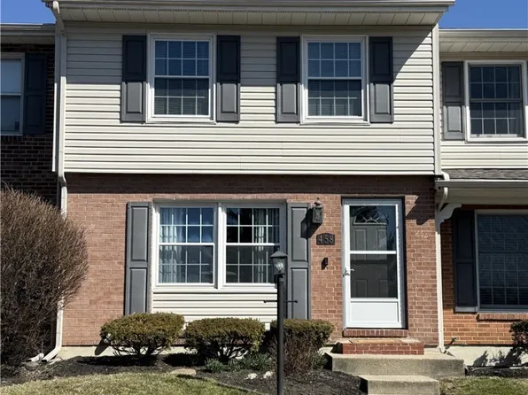 458 Rolling Meadows Dr, Dayton, OH 45459