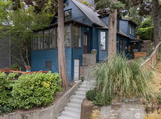 2560 Gilman Dr W, Seattle, WA 98119