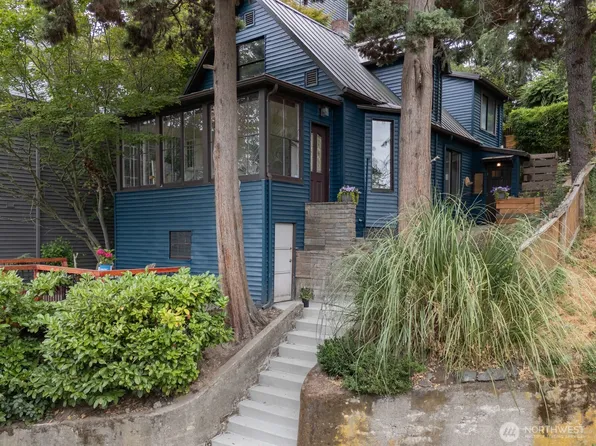 2560 Gilman Drive W, Seattle, WA 98119