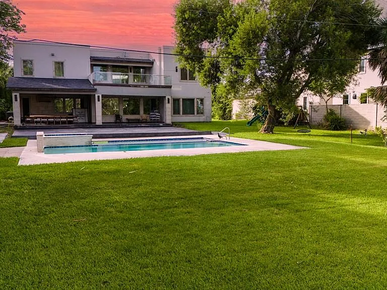 214 Calle Cenizo — Photo 38